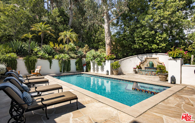2250 N Berendo Street, Los Angeles CA: https://media.crmls.org/mediaz/934eb4e4-61ac-4fc7-a31b-65c633f8f87d.jpg