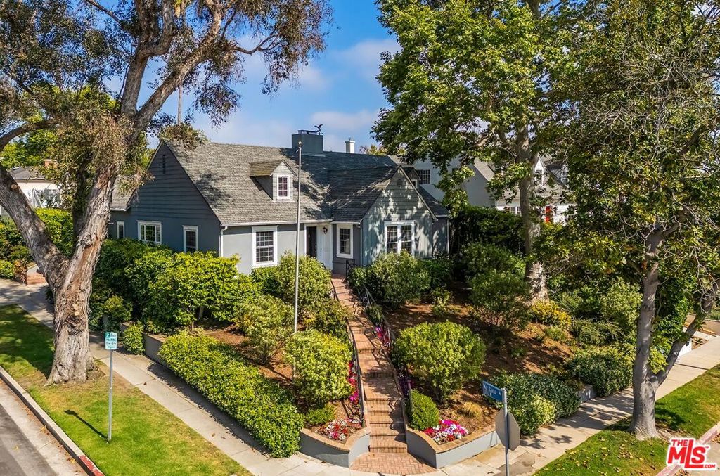 400 S Bentley Avenue
