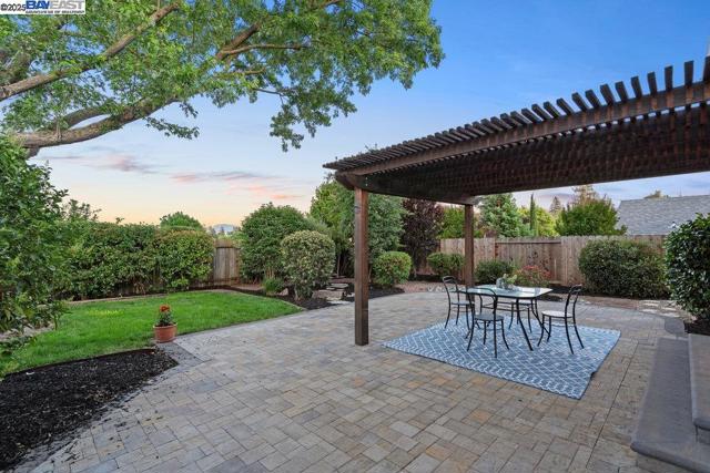 6649 Waverly Rd, Martinez CA: https://media.crmls.org/mediaz/934ec5e3-0c8b-4146-a513-916ddf27ba7a.jpg