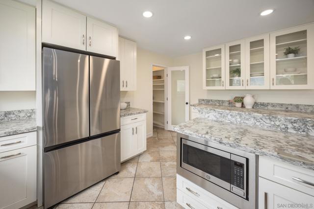 3602 Hyacinth Dr, San Diego CA: https://media.crmls.org/mediaz/934f02d1-dd9b-41dd-9b1c-9e215f6b7f80.jpg