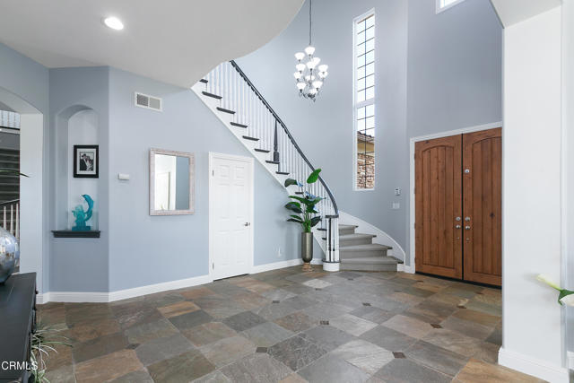 Detail Gallery Image 3 of 67 For 12428 Palmer Dr, Moorpark,  CA 93021 - 5 Beds | 5/1 Baths