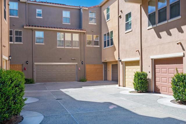 1804 OLIVE GREEN ST, Chula Vista CA: https://media.crmls.org/mediaz/934ff1ae-3907-4b2a-b399-ae5b6e648976.jpg