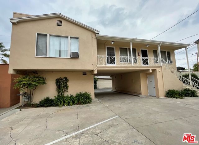 212 South REEVES Drive photo 8