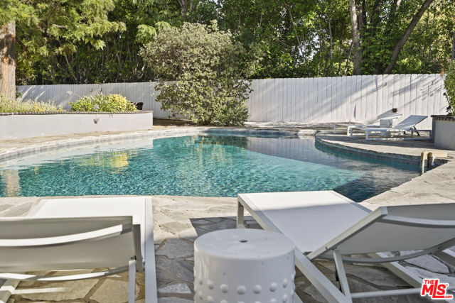 6002 Jumilla Avenue, Woodland Hills CA: https://media.crmls.org/mediaz/9351165f-2888-4191-b38f-afc403666f8b.jpg