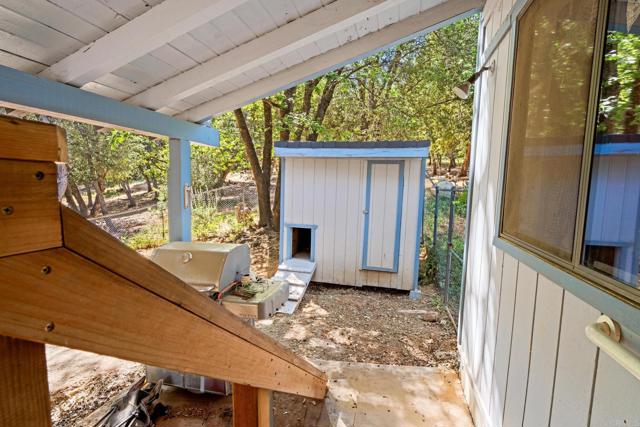 5041 Pine Ridge Avenue, Julian CA: https://media.crmls.org/mediaz/93517ed8-b057-4e58-8757-3ccf3f5808ec.jpg