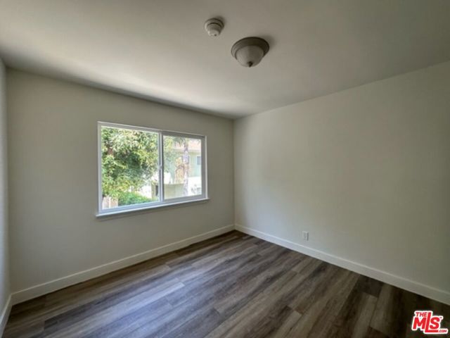 517 S Kenmore Avenue, Los Angeles CA: https://media.crmls.org/mediaz/93524ce7-f9f5-4785-8bd5-d51865f84438.jpg