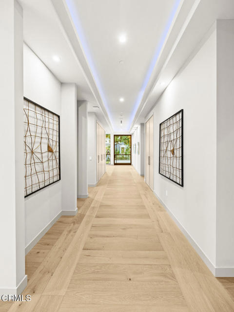 4828 Oakwood Avenue, La Canada Flintridge CA: https://media.crmls.org/mediaz/93528d9f-f110-496b-b906-231ea2dee466.jpg