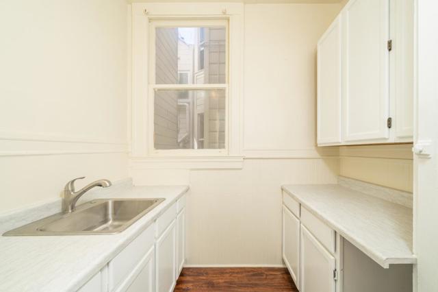 751753 8th Avenue, San Francisco CA: https://media.crmls.org/mediaz/9352c3b1-94c2-45fd-8edc-3340d5d93af2.jpg