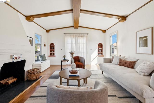 1136 Marin Ave, Albany CA: https://media.crmls.org/mediaz/93534bba-1e4b-477d-bb95-155e72e76d26.jpg