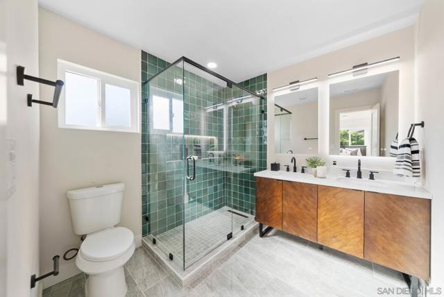 198 Croydon Ln, El Cajon CA: https://media.crmls.org/mediaz/9354227c-696c-43e6-90a9-5028858963db.jpg