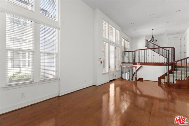 6010 Celedon, Playa Vista CA: https://media.crmls.org/mediaz/935439c8-fa04-4081-8e99-1792819f6381.jpg