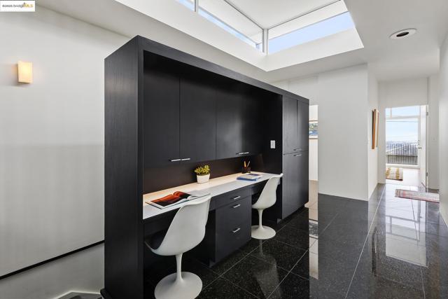 7145 View Ave, El Cerrito CA: https://media.crmls.org/mediaz/9354cbb9-645c-4cce-8251-0481a348e1ef.jpg