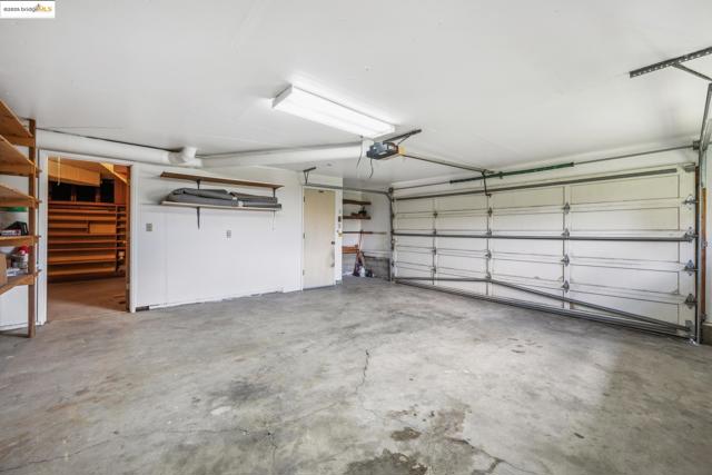 8499 Aster Ave, Oakland CA: https://media.crmls.org/mediaz/9355783c-d2d8-4886-985d-9fa72481e026.jpg
