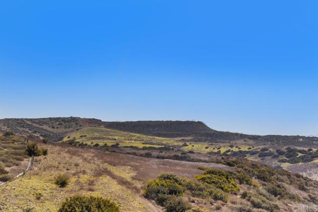 1228 Spivey Rd, Chula Vista CA: https://media.crmls.org/mediaz/9355a1b6-c7c4-4971-98e2-a39b2d9a9cba.jpg