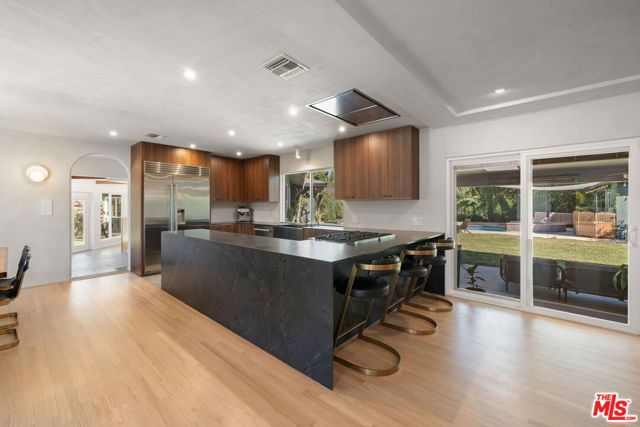 Image 8 of 51 For 6202 Willard Avenue