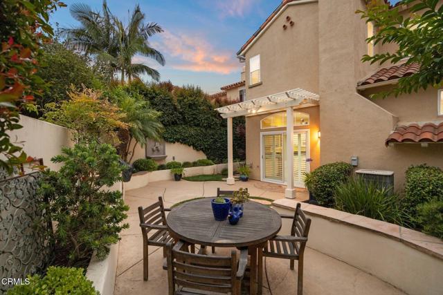 985 Corte Augusta, Camarillo CA: https://media.crmls.org/mediaz/9355a6a9-3c5f-4d45-ba9b-740a82db3c36.jpg