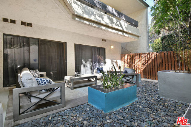 11687 Bellagio Road, Los Angeles CA: https://media.crmls.org/mediaz/9355d58c-d4f3-4fcc-b46d-2a6dbd5661b7.jpg