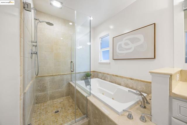38 La Salle Ave, Piedmont CA: https://media.crmls.org/mediaz/93563ad9-5335-4017-bffb-c49297297534.jpg