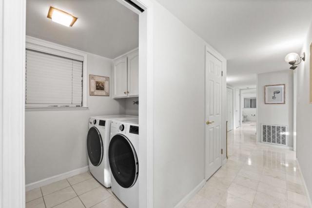 911 Matts Court, Los Altos CA: https://media.crmls.org/mediaz/93567b5e-1c64-4356-be9b-b0243985bb07.jpg