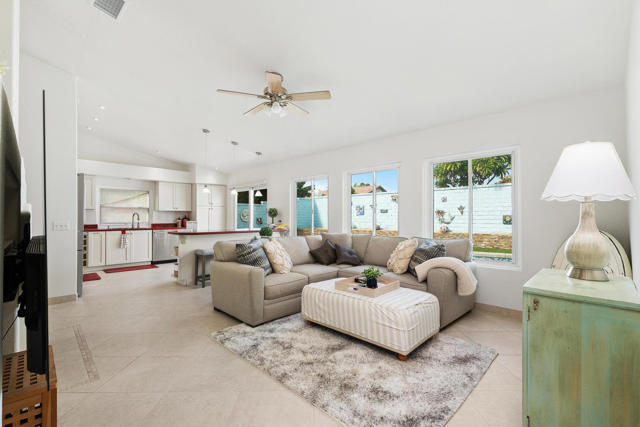 73620 Heatherwood Drive Drive, Palm Desert CA: https://media.crmls.org/mediaz/9356de13-ad3b-417b-8e05-ff4eb85fb91d.jpg