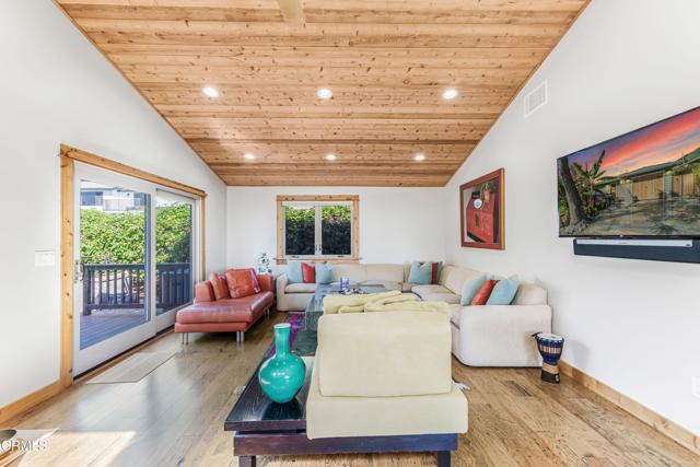 Detail Gallery Image 6 of 47 For 7035 Oxnard Ave, Ventura,  CA 93001 - 2 Beds | 2 Baths