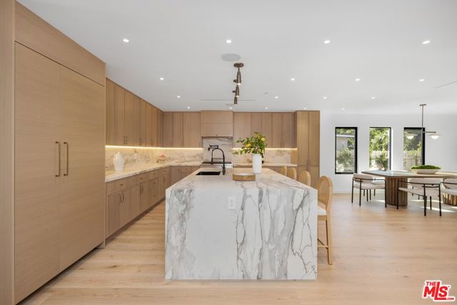 4627 Sunnyslope Avenue, Sherman Oaks CA: https://media.crmls.org/mediaz/93572e2d-4405-4f29-82a0-d2a6b16c67f0.jpg