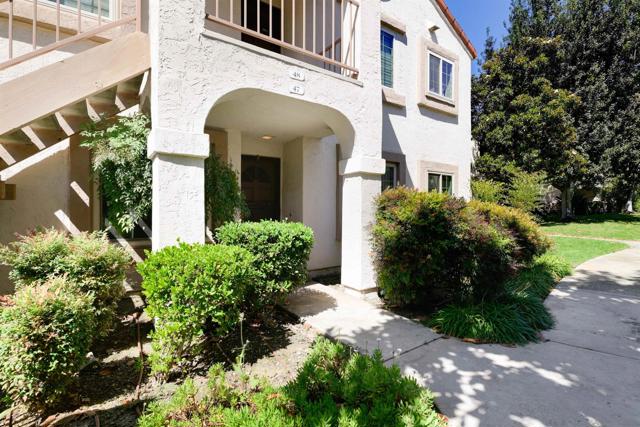 13076 Wimberly Square, San Diego CA: https://media.crmls.org/mediaz/9357bb06-d70d-4995-9076-b440eeba9ac2.jpg
