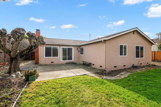 2935 Pine Valley Rd, San Ramon CA: https://media.crmls.org/mediaz/9357d86a-b6c5-4649-91c0-825f8a91ef28.jpg