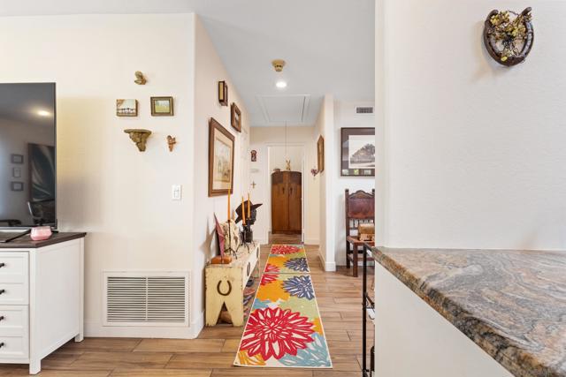4695 Adra Way, Oceanside CA: https://media.crmls.org/mediaz/935870e7-d441-4ccd-851b-c9d34da908f1.jpg