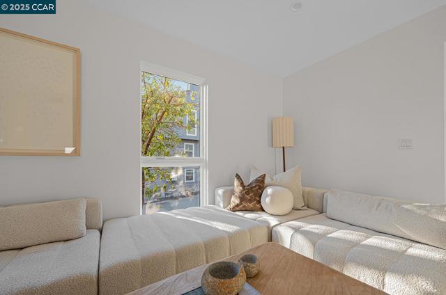 3742 Mt. Diablo Blvd, Lafayette CA: https://media.crmls.org/mediaz/93587f71-da57-4016-913f-6fd5dae1e2d8.jpg