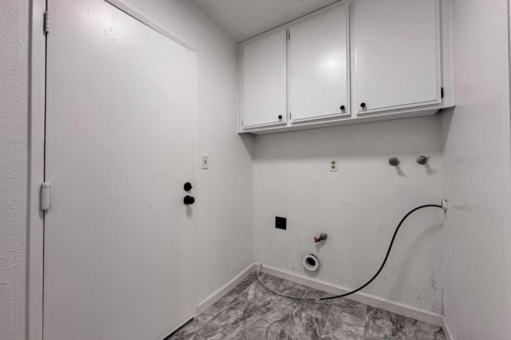 https://media.crmls.org/mediaz/93593fef-755a-4036-b5cc-b6c132a36ba2.jpg?preset=X-Large