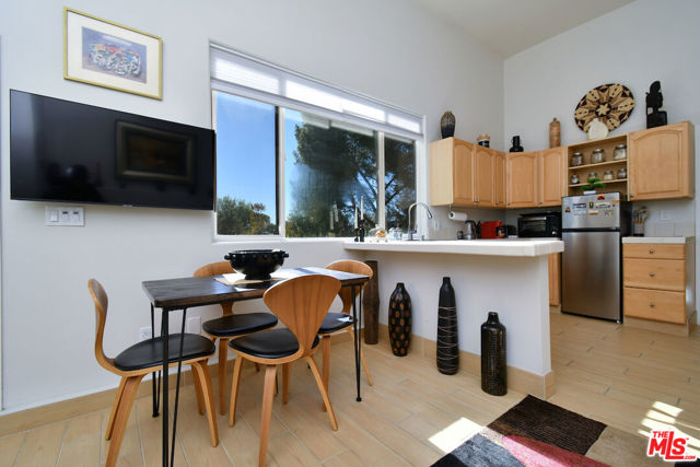 130 Dapplegray Road, Bell Canyon CA: https://media.crmls.org/mediaz/93599809-a066-495d-b7c3-5dd2cee49ad0.jpg