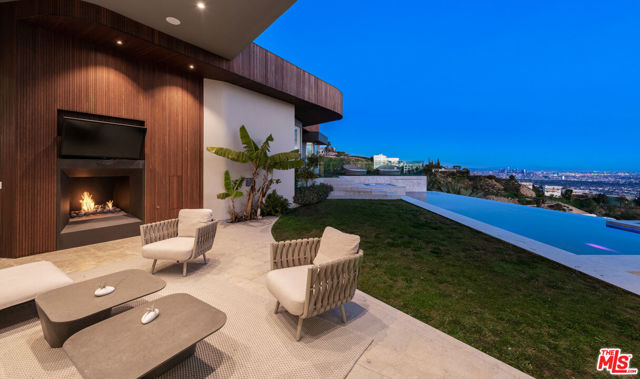 Drew Fenton | 9305 Nightingale Drive Los Angeles CA | MLS: 7240240
