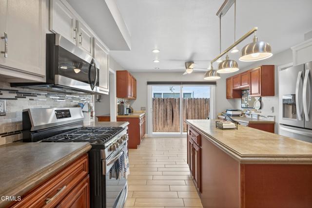 Detail Gallery Image 22 of 58 For 9466 Santa Maria St, Ventura,  CA 93004 - 4 Beds | 3 Baths