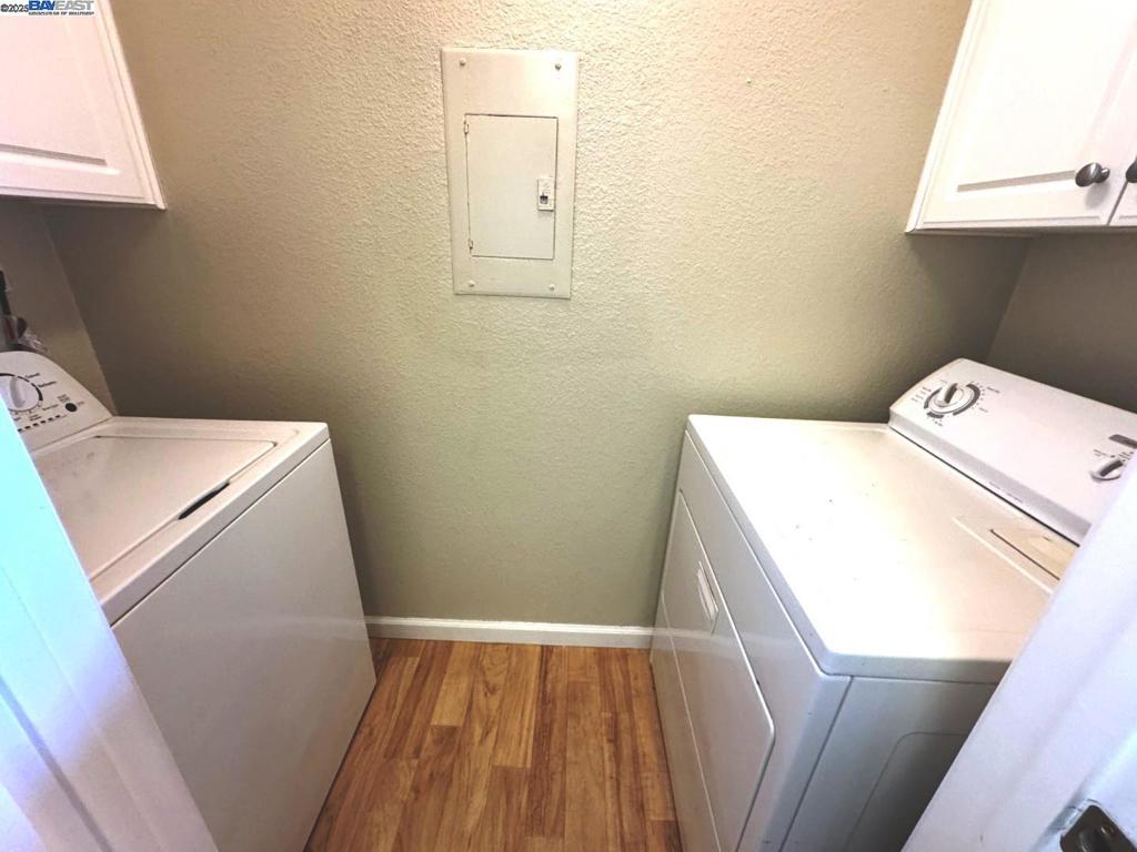 https://media.crmls.org/mediaz/935b2ea4-f0f6-441d-9514-8fd1068bdc3b.jpg?preset=X-Large