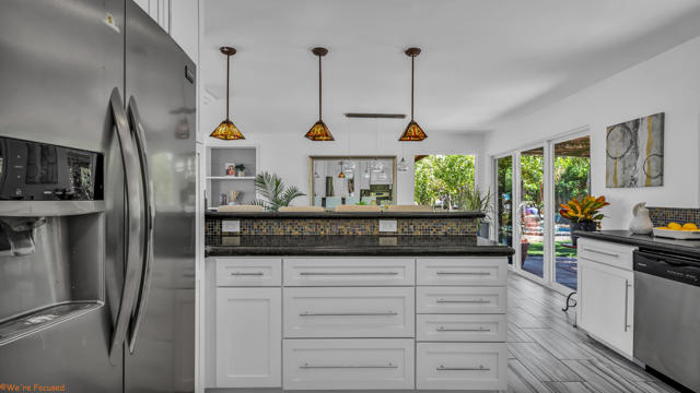 14 Gary Circle, Palm Springs CA: https://media.crmls.org/mediaz/935c4e3f-7776-4c4e-854d-8cbf0238d68d.jpg