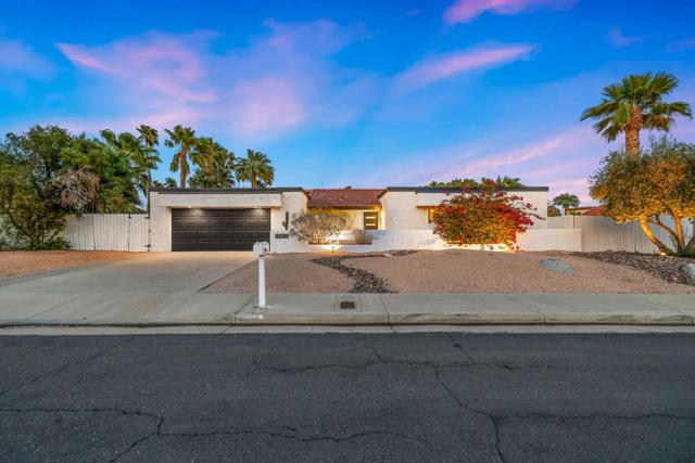1862 N Nogales Way, Palm Springs CA: https://media.crmls.org/mediaz/935cc278-cefe-4a1f-9bc5-f2cc96209e85.jpg