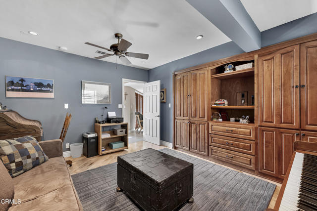 9999 Wornom Avenue, Sunland CA: https://media.crmls.org/mediaz/935dd931-600c-48c4-8bde-4683bede63ab.jpg