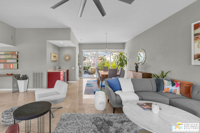 1211 Tamarisk West Street, Rancho Mirage CA: https://media.crmls.org/mediaz/935f98fe-e3e5-4f0f-851d-a7669b98752d.jpg