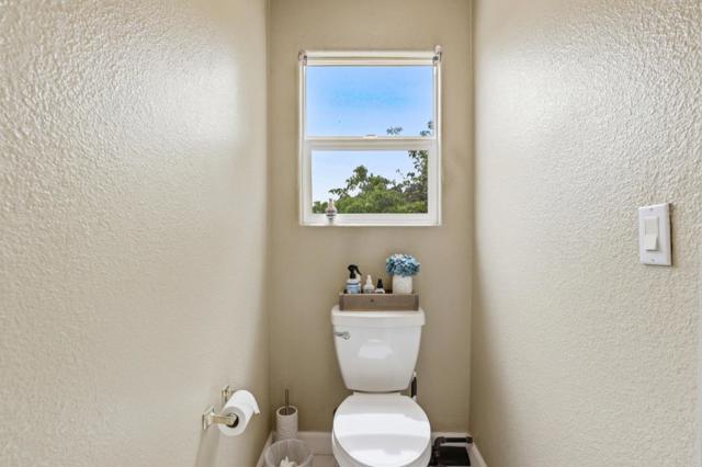 1510 Dovetail Way, Gilroy CA: https://media.crmls.org/mediaz/935fd566-33a7-480c-bb45-be7f33676fed.jpg