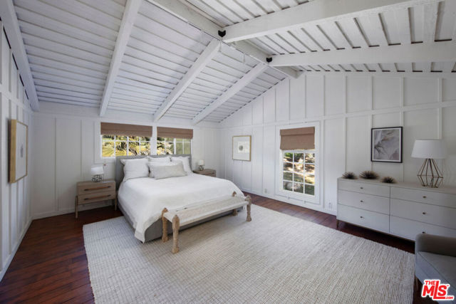 1835 Santa Monica Road, Carpinteria CA: https://media.crmls.org/mediaz/93603563-da16-4636-a46c-0aa3941a3146.jpg