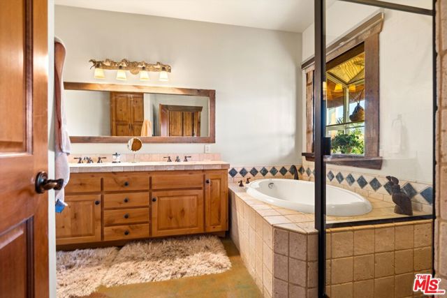 13750 Cuyama Highway, Cuyama CA: https://media.crmls.org/mediaz/9361abdd-5fe5-462f-be2e-ae05d0f70140.jpg