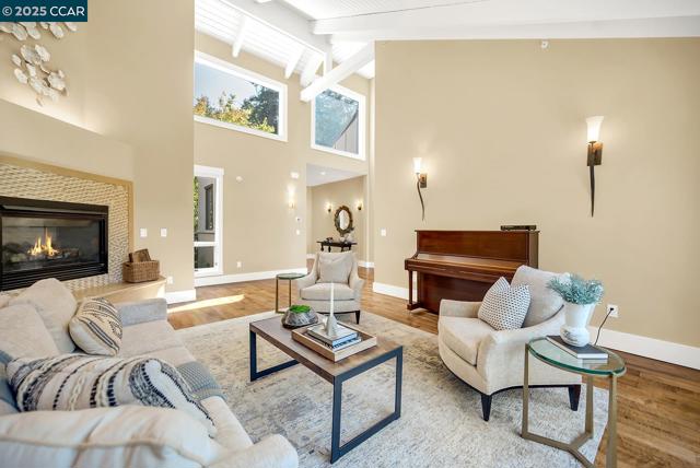 691 Old Jonas Hill Rd, Lafayette CA: https://media.crmls.org/mediaz/9361df67-41e6-458f-9a14-1439ccdd945f.jpg