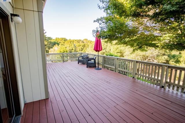 4732 Mira Vista Drive, Castro Valley CA: https://media.crmls.org/mediaz/9361f285-3792-4af7-a685-5903bdecb71f.jpg