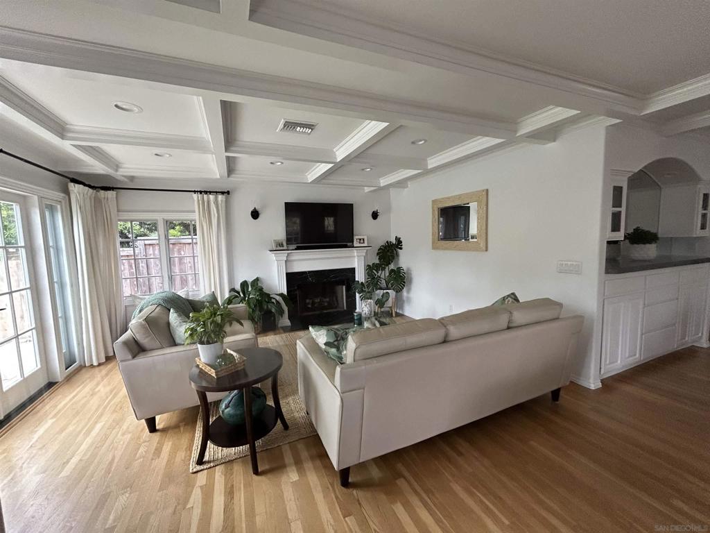 5537 Bellevue Avenue - photo 6