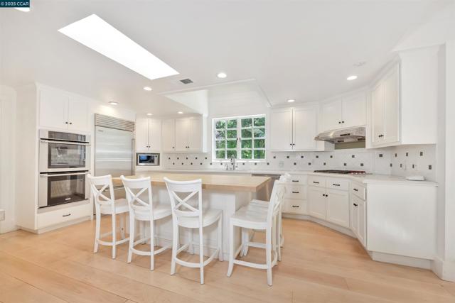 772 John Way, Lafayette CA: https://media.crmls.org/mediaz/9363c2ab-bde6-476d-9ff8-f237473a8691.jpg