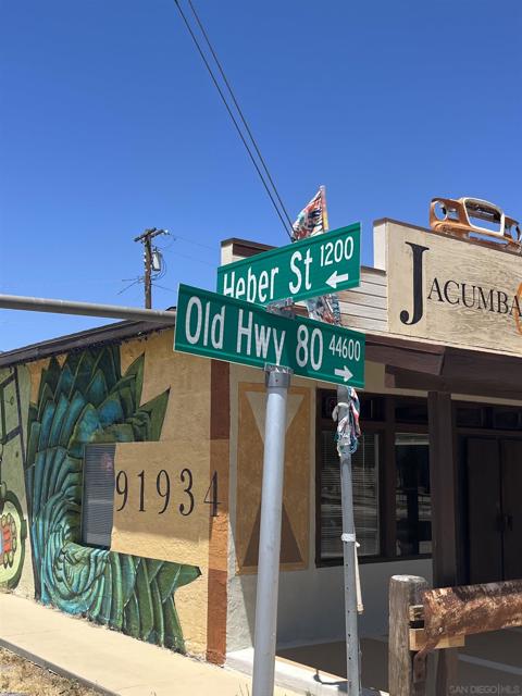 1213 Heber Street, Jacumba CA: https://media.crmls.org/mediaz/93643d90-ac9e-4232-82ad-8d01187bb49d.jpg