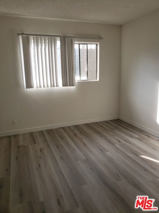 5170 N Columbus Avenue, Sherman Oaks CA: https://media.crmls.org/mediaz/936463b6-854f-4bbc-a7a8-a8a24dc7ed7c.jpg