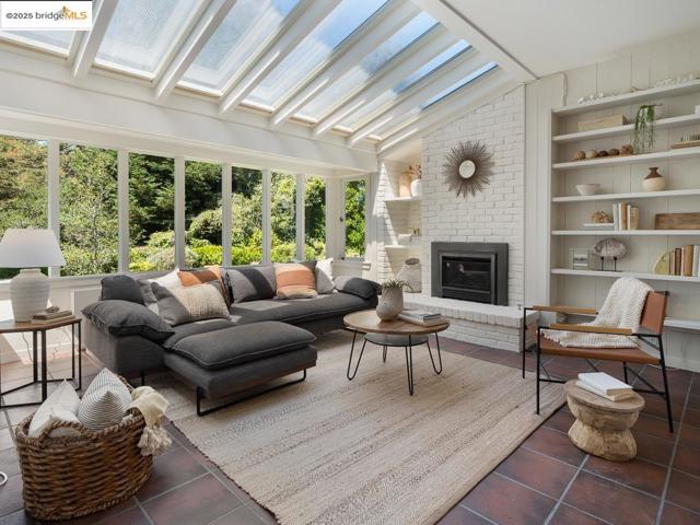 120 Hazel Ln, Piedmont CA: https://media.crmls.org/mediaz/93647426-a9d1-47ee-85a5-37a2e7d5207c.jpg