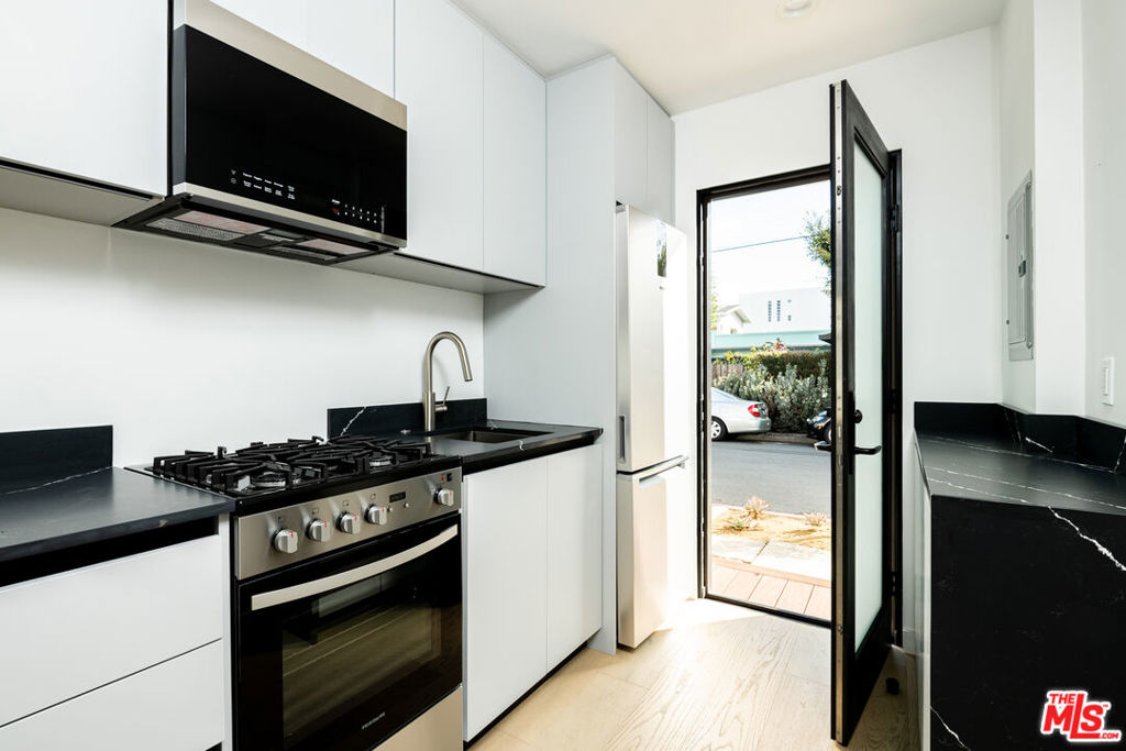 1325 Cabrillo Avenue #11